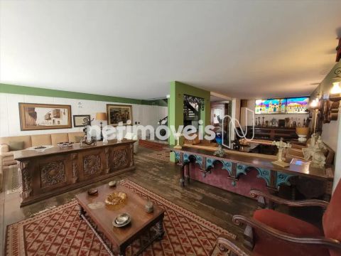 Casa residencial para alugar no bairro Sion com 498 m² e 3 dormitórios/quartos.