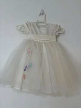 Vestido de tule branco para bebê