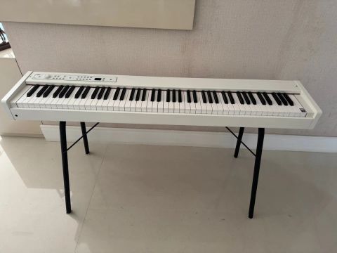 Piano Teclado Korg D1 + Suporte Korg ST-SV1