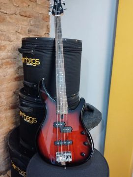 Baixo Elétrico Yamaha trbx174 - 4 Cordas - Excelente Estado