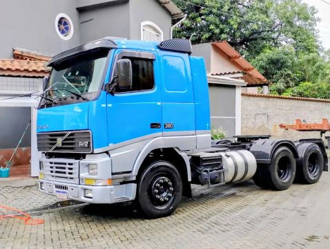 Caminhão Volvo FH12 380 - 2003 6x2