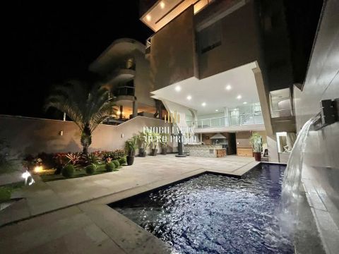 Casa em condomínio disponível para venda no Bairro Jardim Paquetá.