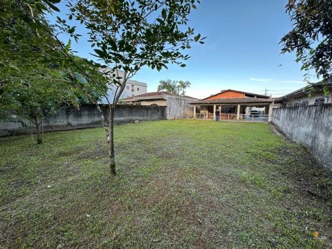 Terreno à Venda em Joinville no Iririú | Oportunidade Única para Investidores e Construtor