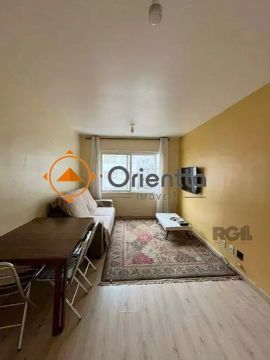 IMOBILIÁRIA ORIENTTA ALUGA APARTAMENTO MOBILIADO, COM 2 DORMITÓRIOS E 1 BANHEIRO. Living c