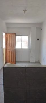 Aluga-se casa no Pina 
