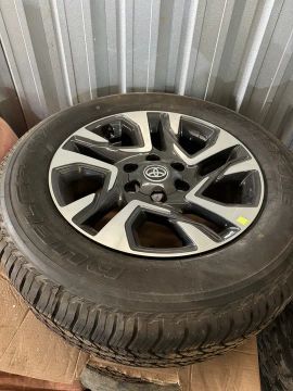 Rodas de liga leve originais Toyota