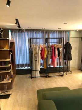 Passo ponto de loja de roupas e acessórios femininos em Águas Claras. Oportunidade !!
