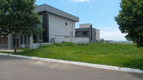 Oportunidade - Terreno em Condomínio - Reserva Aruanã - Loteamento Floresta - 250m².