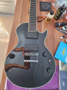 guitarra ibanez emg