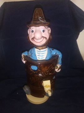 Antiga caixa de música bêbado no barril em porcelana 