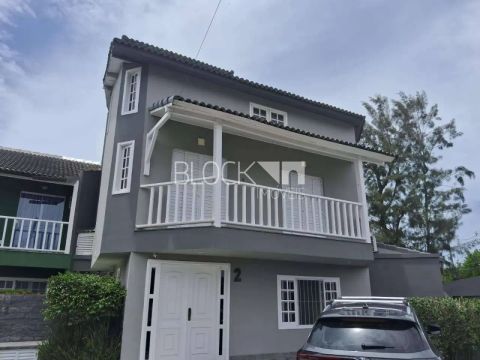 Recreio dos Bandeirantes | Casa de Condomínio 4 quartos, sendo 4 suites