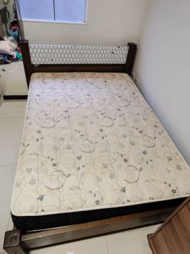 Cama casal maciça 