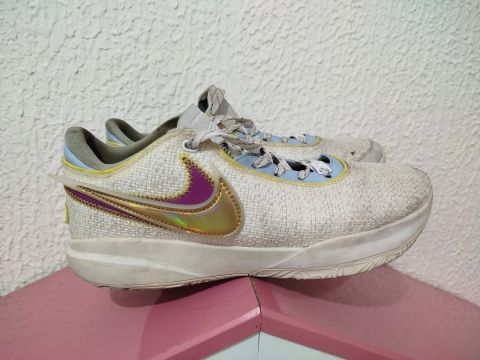 Tênis Nike LeBron XX - Tamanho 42 - Usado