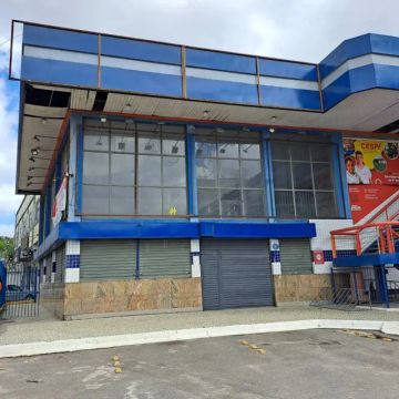 (Fator 2323) Shopping Via Lagos - Loja com 450 mt2 - Júlia Deberg 