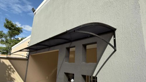 Cobertura de policarbonato para área externa