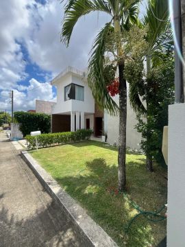 Alugo Casa com 04qts 04suites com energia solar
