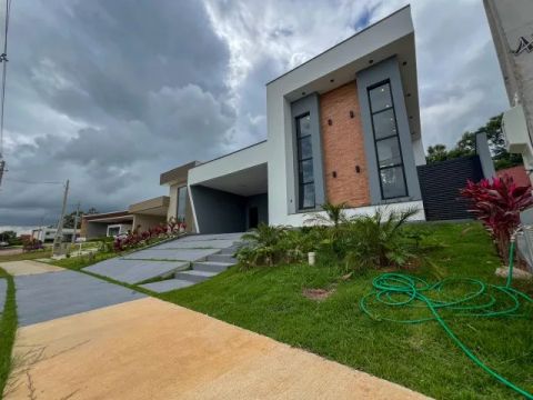 Casa Térrea Venda com 3 Suítes Closet escritório área Gourmet -Condominio Villagio Azzure 