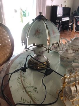 Abajur de Mesa Vintage em Porcelana com Detalhes em Flores