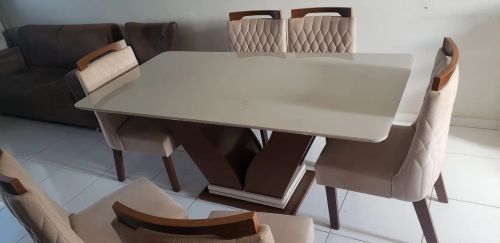 Mesa de jantar com tampo se vidro