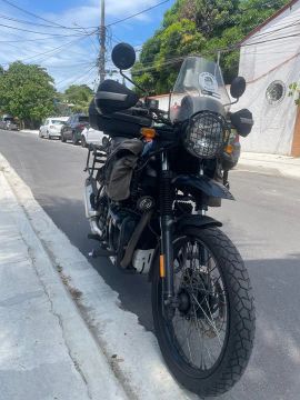 Moto Royal Enfield Himalayan 411 - 2020 com acessórios 