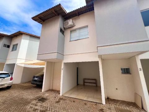 ALUGO SOBRADO 2 SUÍTES E 2 VAGAS DE GARAGEM SEMI-MOBILIADO NA 606 SUL