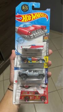 Combo 4 minis Hotwheels 