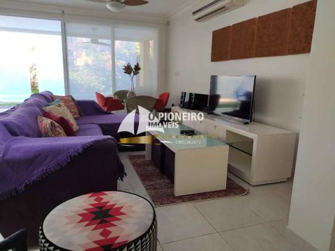 Luxuosa Casa com 5 Suítes: Conforto e Estilo para Sua Família!