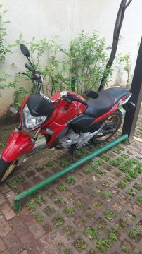 Cb300r  2015 a mais nova da ilha