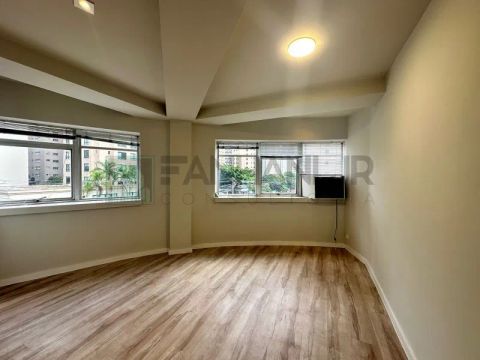 Sala Comercial de 56m² no Itaim Bibi com 3 Salas e 1 Vaga de Garagem em São Paulo-SP