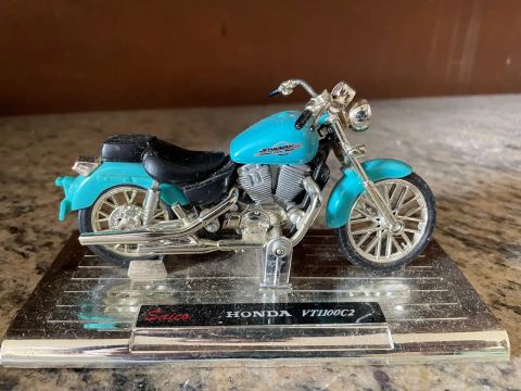 Moto Honda Shadow VT1100C2 - Miniatura