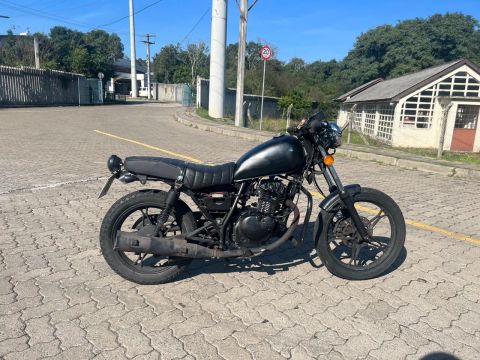 Moto Customizada Preta Intruder 125 2013 Cafe Racer
