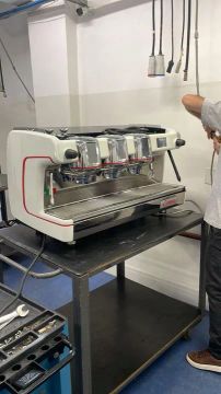 Máquina de Café Espresso La Cimbali M100 