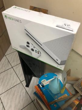 Xbox One S 1TB Branco - Novo