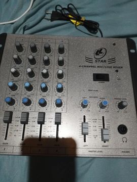 Mixer de Áudio 4 Canais Star