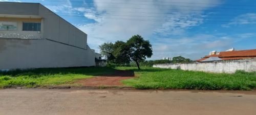 Sobrado à Venda em Ap. de Goiânia, no Bairro Cardoso, 3 suítes, Hidromassagem