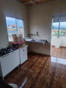 5 Kitnets completos sala ,  quarto,cozinha  Banheiro e área de tanque com garagem..