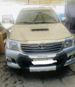 Hilux SDT com o kit da SRV automática 4/4 diesel 14/15 leilão 