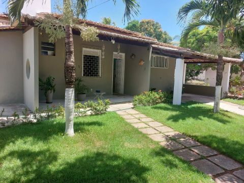 Chácara com casa, piscina e churrasqueira 