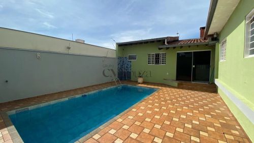Casa 202,50m² - 4 dorm. 2 suítes - Locação