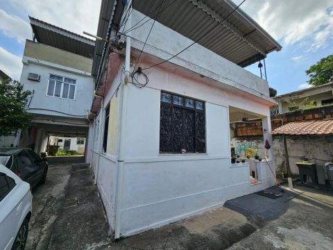 Casa para Venda em Mesquita, Santo Elias, 6 dormitórios, 1 suíte, 5 banheiros, 4 vagas