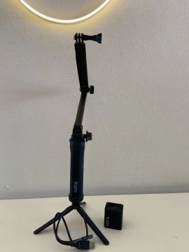 Tripé GoPro com carregador e bateria