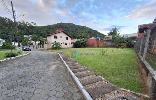 Terreno à Venda em Condomínio Fechado no bairro Sambaqui, Florianópolis !!