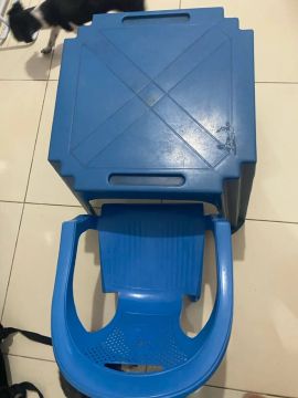 Mesa e cadeira 