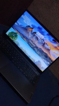 Notebook Lenovo ultrafino ideapad 3 ryzen 7 8 GB de RAM e 256 GB SSD windows 10.