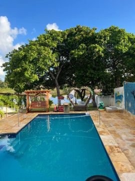 Sítio paradisíaco com piscina e área verde