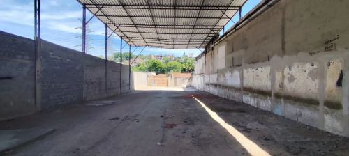 Imóvel para aluguel com 790 metros quadrados em Mutondo - São Gonçalo - RJ