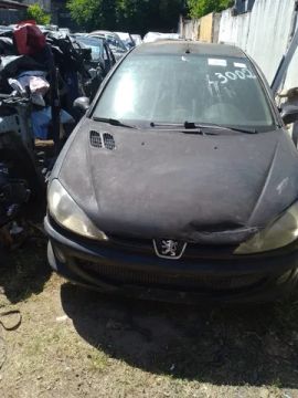 Sucata Peugeot 206 2004 disponível para retirada de peças