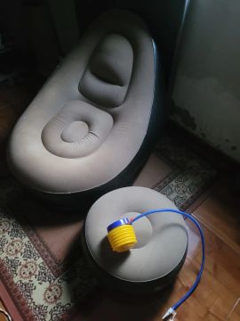 Conjunto de Sofá e Puff Inflável