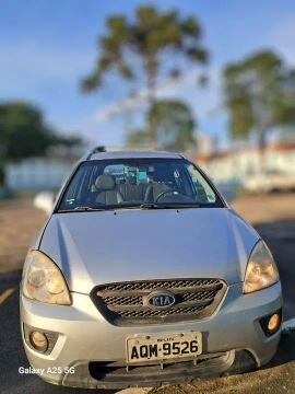 Kia Carens 2009 - 7 lugares - Porta-Malas 450 litros
