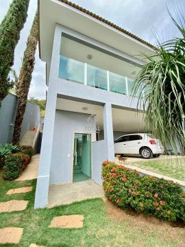ÓTIMA CASA EM CONDOMÍNIO FECHADO